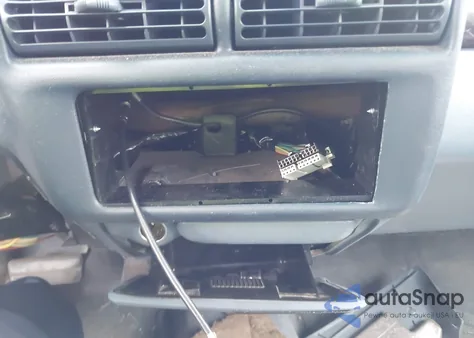 1998 Chevrolet Lumina z USA, uszkodzony, nr VIN 2G1WL52M7W9156431